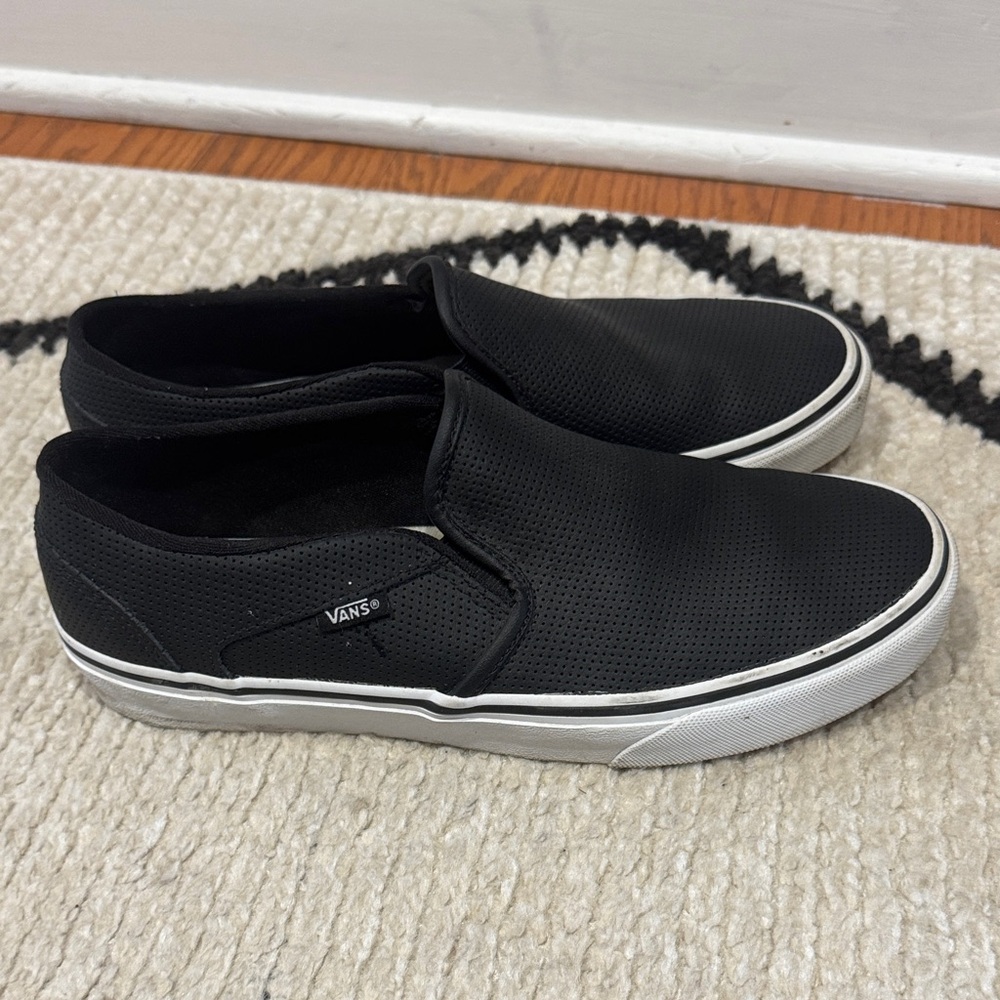Vans women’s Perforated Black classic Slip-On shoes black 10 - Picture 3 of 6